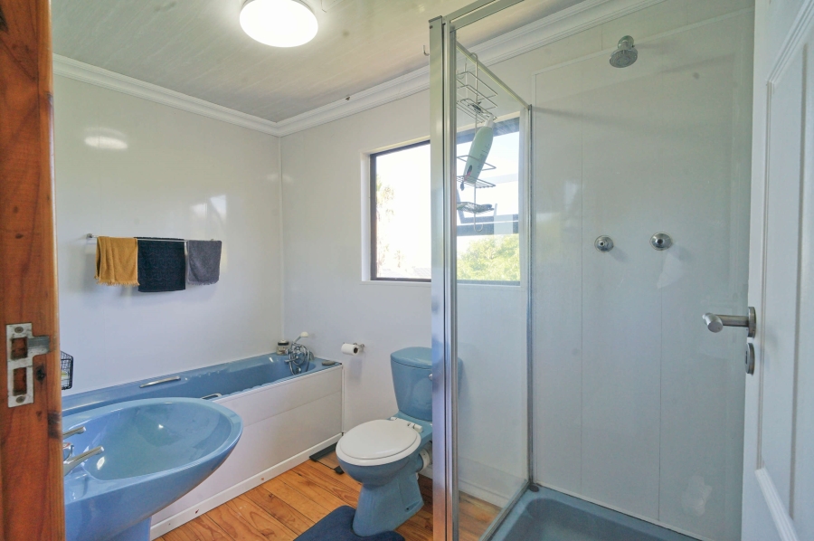 3 Bedroom Property for Sale in Cove Rock Eastern Cape
